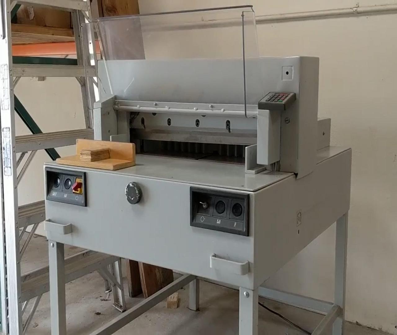 Lot 65 Triumph Cutter Triumph 6550 EC, 25.5" Digital, Extra Blade and